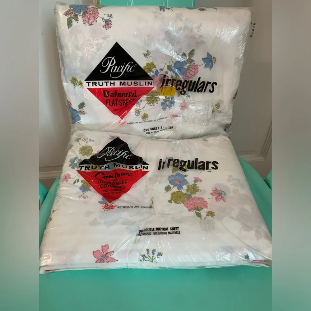Vintage New Pacific Mills Mod Floral Double Full Flat & Fitted Sheet Set